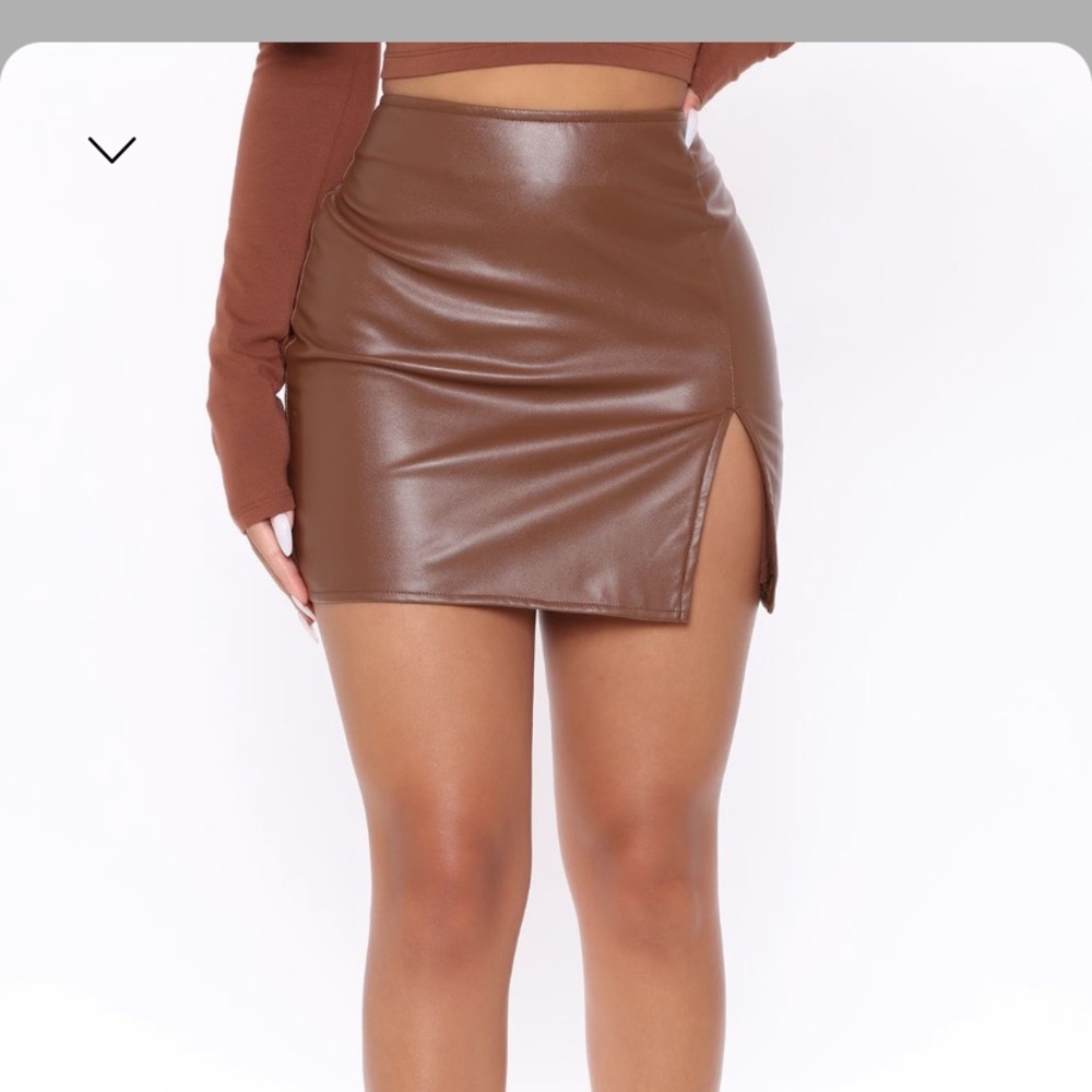 Fashion Nova chocolate mini skirt!!